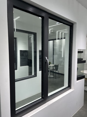 Finestre in alluminio con rivestimento in polvere bianca con superficie anodizzata a 90° e schermo in fibra di vetro