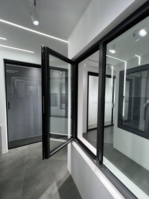 Finestre in alluminio con apertura a 90/180 gradi